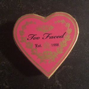 Too Faced Sweetheart Blush SOMETHING ABOUT BERRY